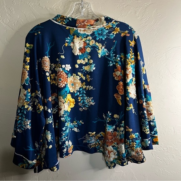 Haute Project Blue Floral Crop Kimono Cardigan - Picture 5 of 5